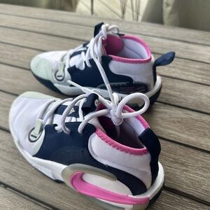 Nike Girls Air Zoom basketball shoes